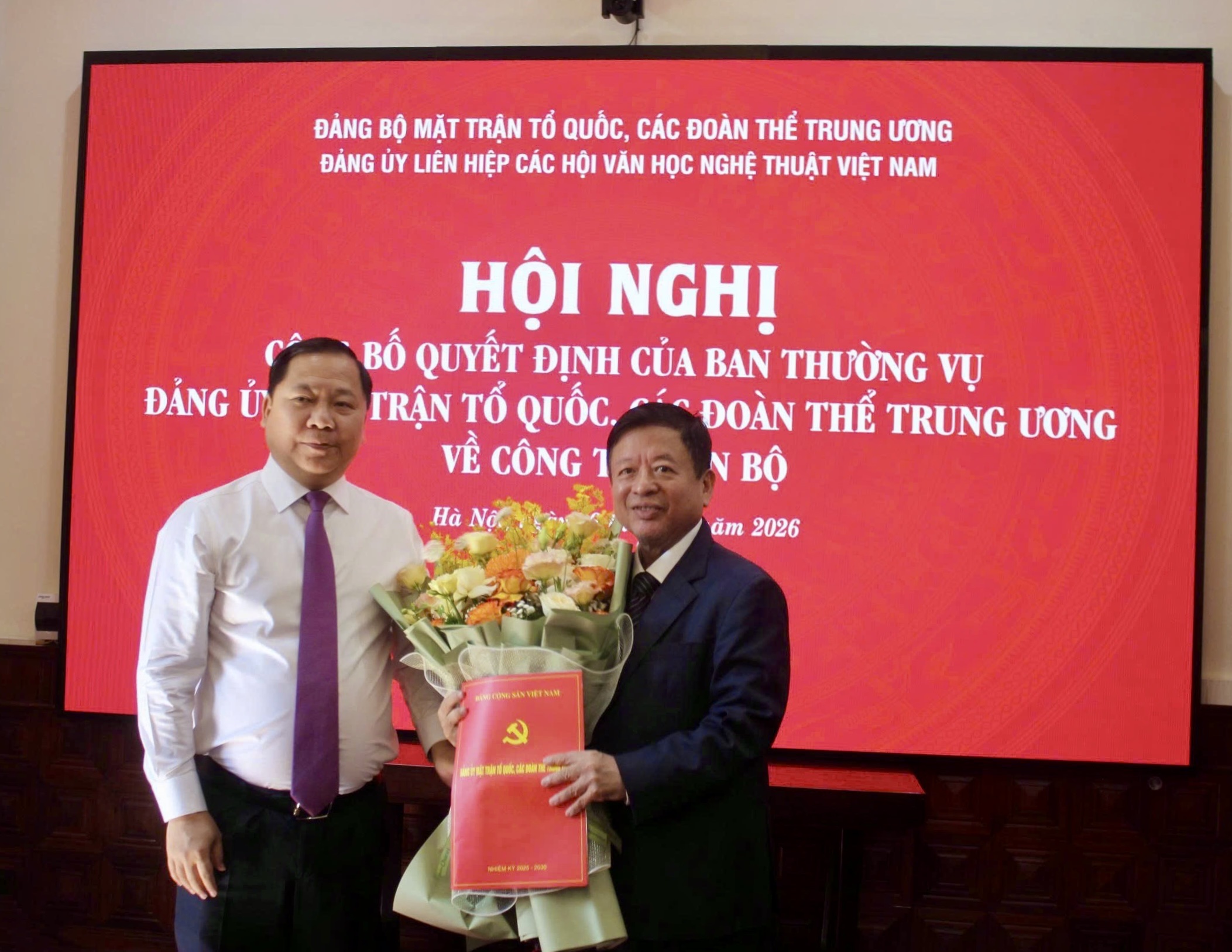 Công bố Quyết định của Ban Thường vụ Đảng ủy Mặt trận Tổ quốc, các đoàn thể Trung ương về công tác cán bộ đối với Bí thư Đảng ủy Liên hiệp các Hội VHNT Việt Nam nhiệm kỳ 2025-2030